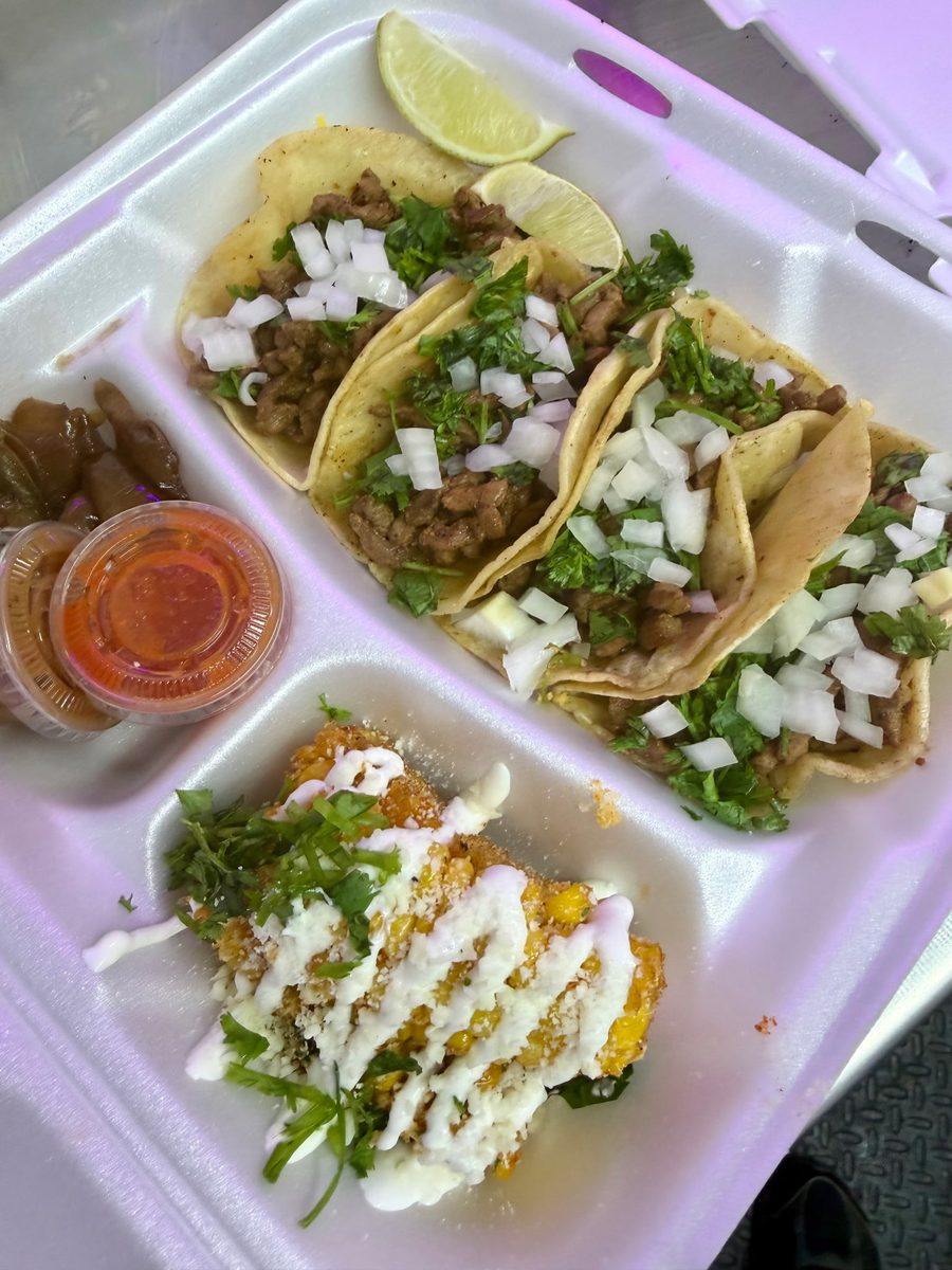 de Asada taco plate — 4 tacos with cilantro onion